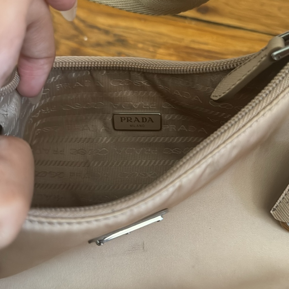 Prada Re-Nylon Re-Edition 2000 Mini-Bag in beige khaki - Picture 5 of 5